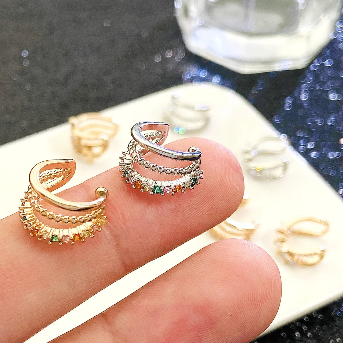 1 Piece Simple Style Geometric Plating Inlay Copper Rhinestones Gold Plated Silver Plated Ear Cuffs