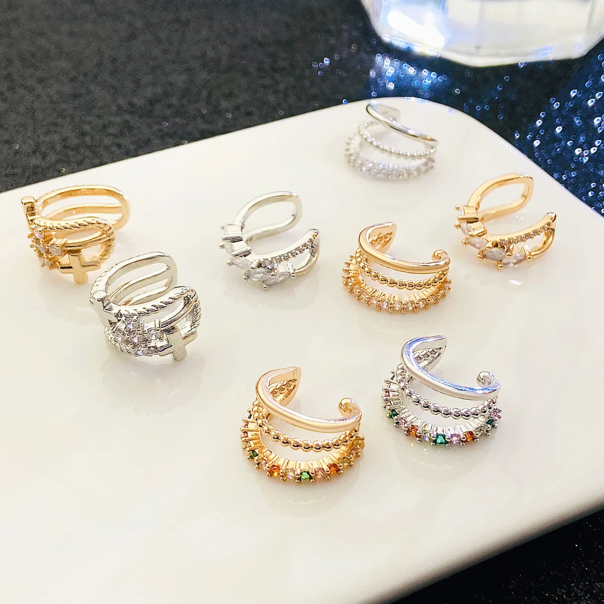 1 Piece Simple Style Geometric Plating Inlay Copper Rhinestones Gold Plated Silver Plated Ear Cuffs