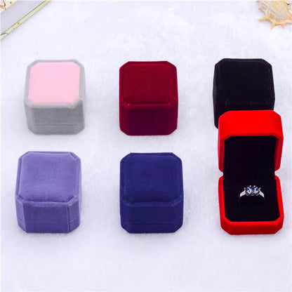 1 Piece Simple Style Geometric Solid Color Flannel Jewelry Boxes