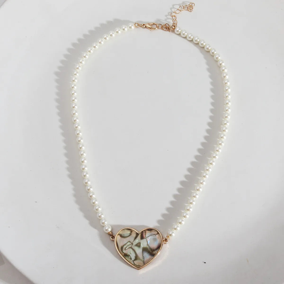 1 Piece Simple Style Heart Shape Beaded Alloy Pearl Inlay Shell Women'S Necklace