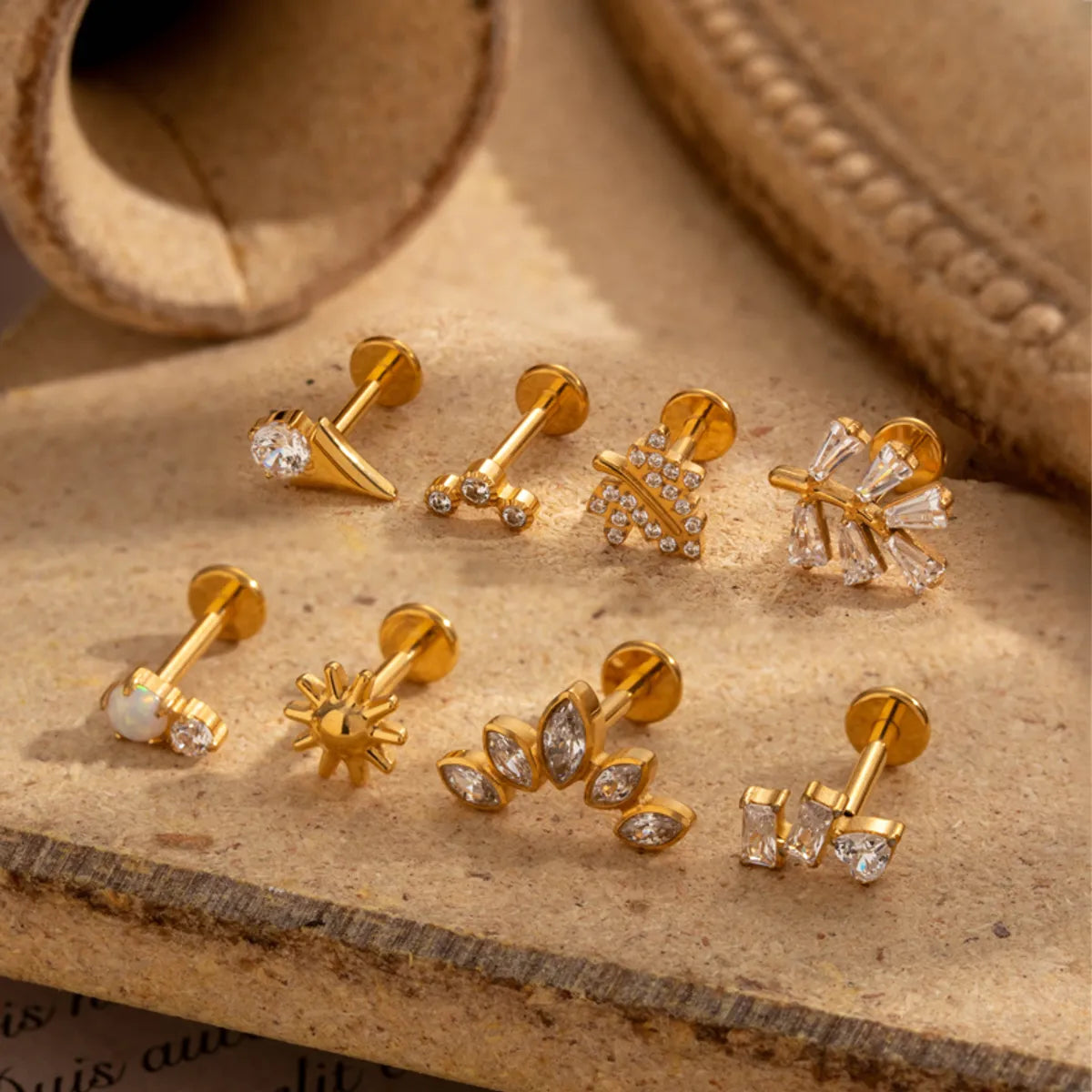 1 Piece Simple Style Korean Style Geometric Flower Plating Inlay Titanium Alloy Zircon 18k Gold Plated Lip Stud Ear Studs