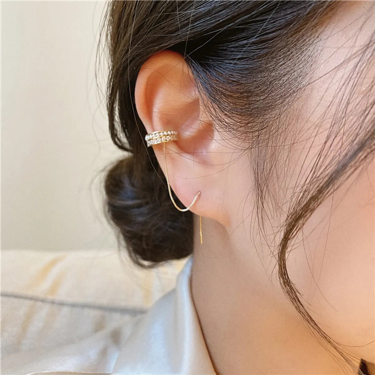 1 Piece Simple Style Round Enamel Inlay Copper Pearl Zircon Ear Cuffs