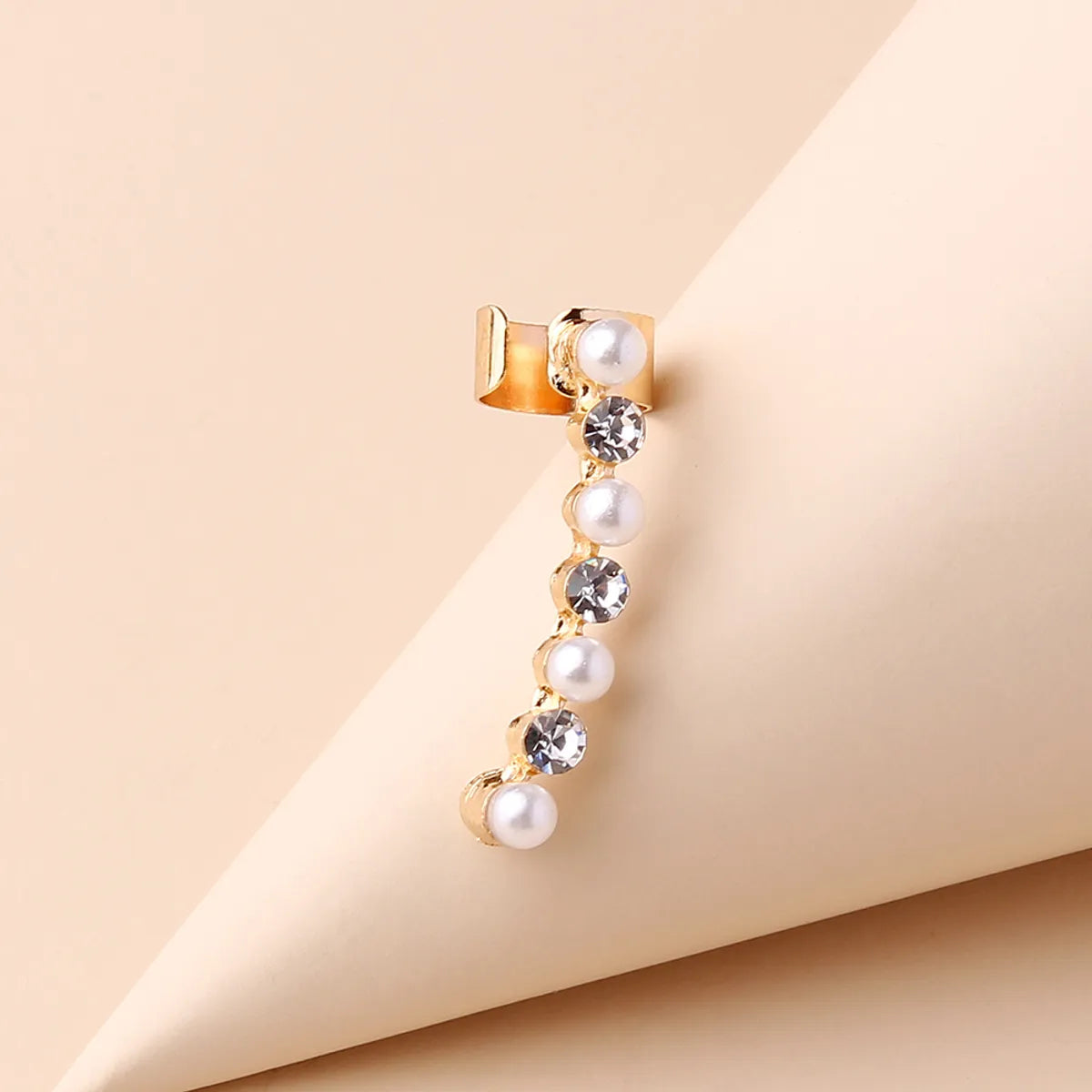 1 Piece Simple Style Round Plating Inlay Alloy Artificial Pearls Rhinestones 14k Gold Plated Ear Cuffs