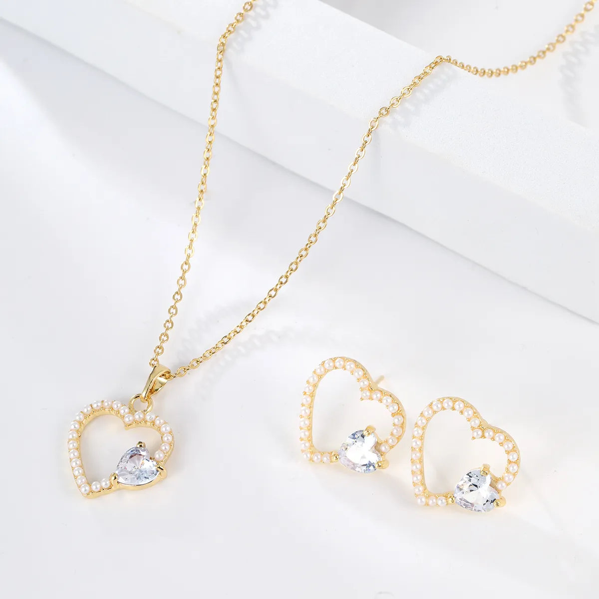 1 Set Fashion Heart Shape Alloy Plating Artificial Pearls Zircon 18k Gold Plated Unisex Earrings Necklace