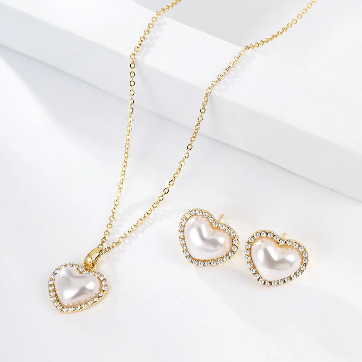 1 Set Fashion Heart Shape Alloy Plating Artificial Pearls Zircon 18k Gold Plated Unisex Earrings Necklace