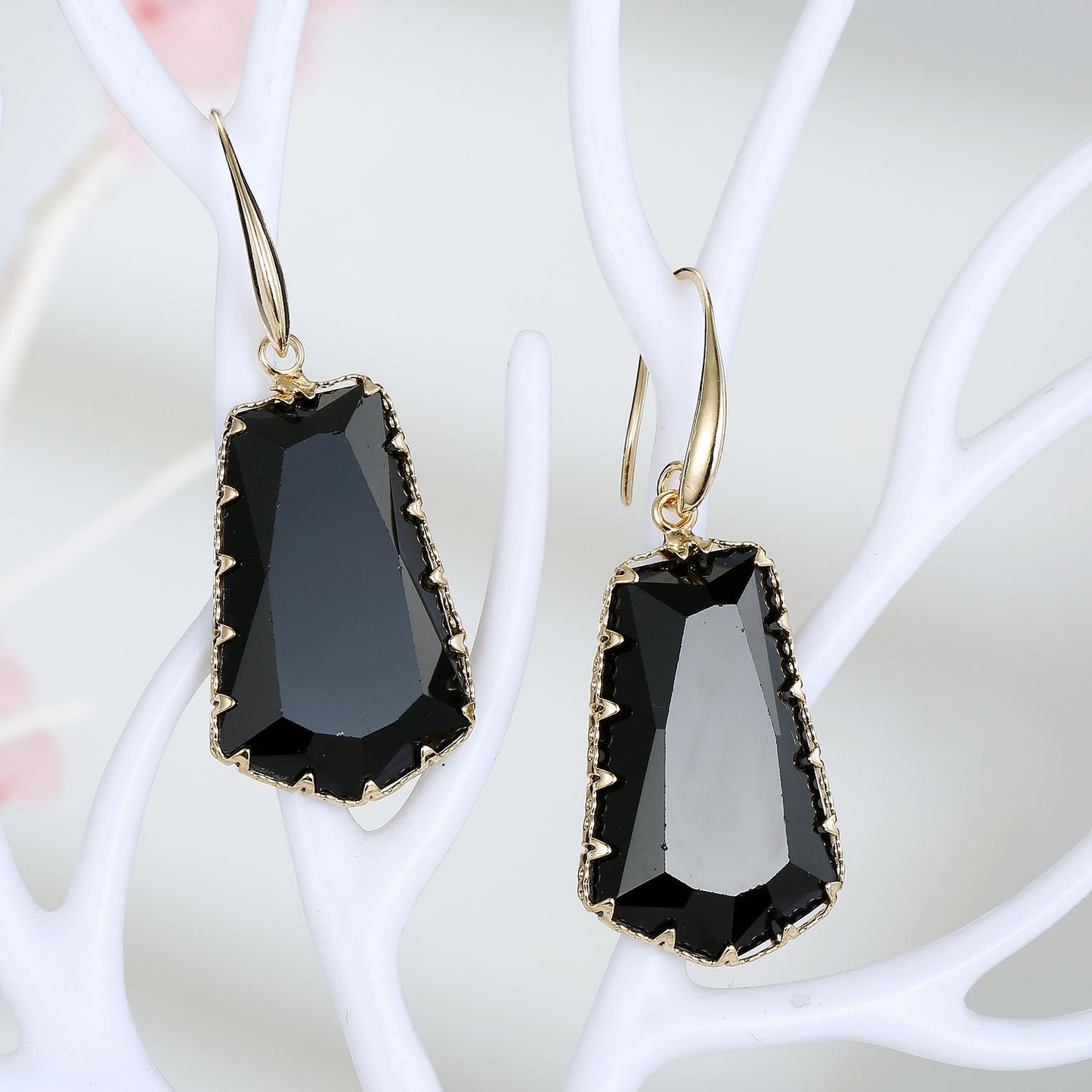 New Fashion Exaggerated Trapezoidal Crystal Earrings Irregular Crystal Earrings Wholesale