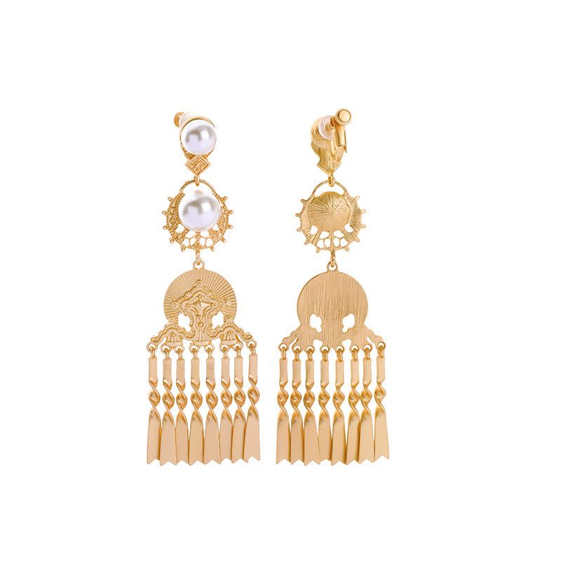 Pearl Fringed Retro Ear Clips