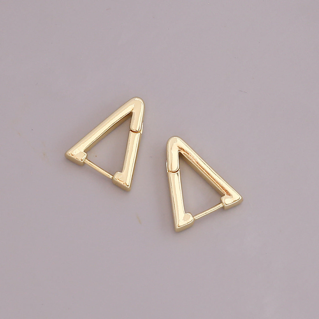 Europe And America Cross Border New Geometric Metal 18k Gold Earrings Simple Personality Gothic Stud Earrings Nightclub Earrings E360