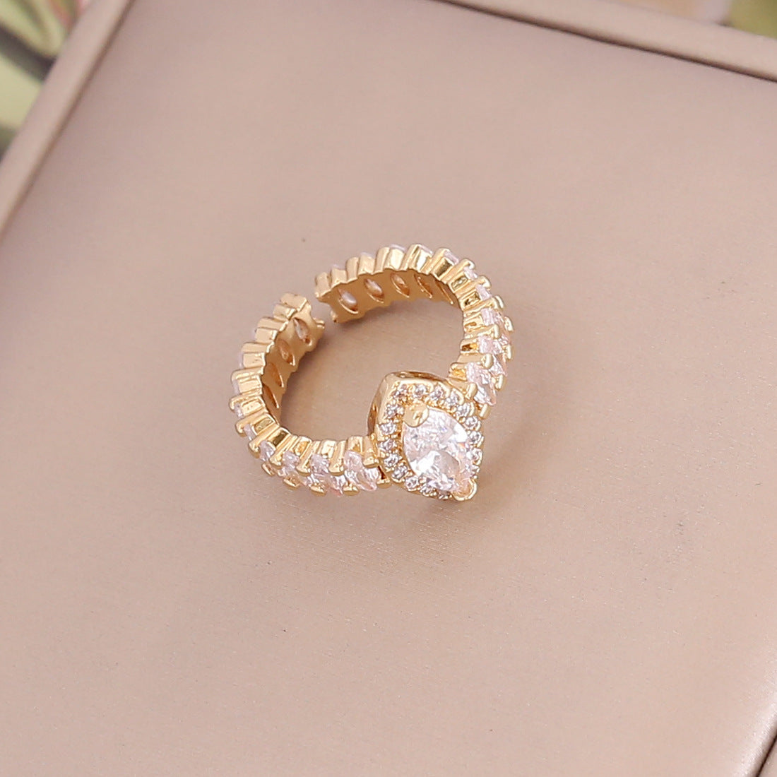 18k Fashion Vintage Copper Micro-inlaid Zircon Rainbow Ring Wholesale Gooddiy