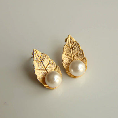 Bohemian Beautiful Pearl Leaf Stud Earrings Exquisite European And American Earrings