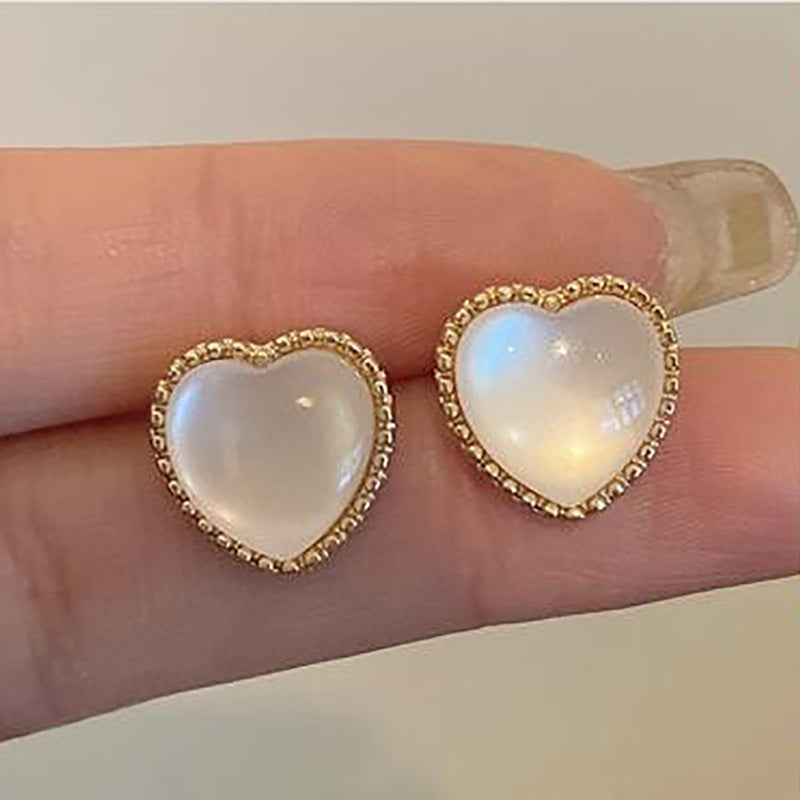 Creative Simple Retro Heart Shaped Pearl Alloy Earrings