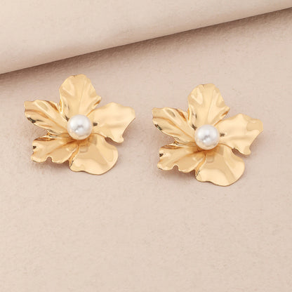 Fashion Pleated Flower Pearl Stud Earrings