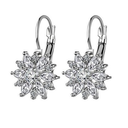 Fashion Simple Geometric Chrysanthemum Inlaid Diamond Alloy Ear Clip Earrings