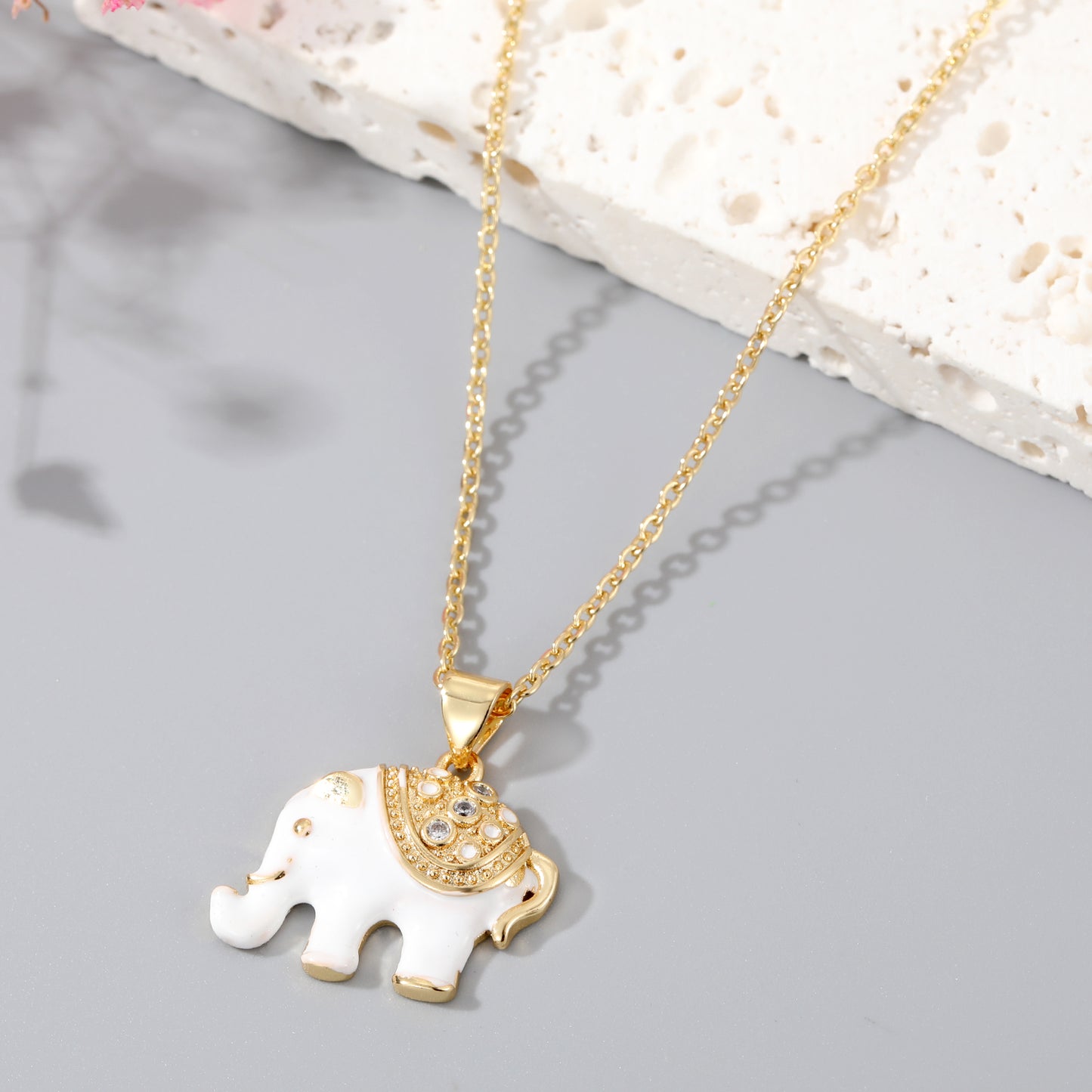 Unisex Simple Style Elephant Alloy Necklace Plating Zircon Necklaces