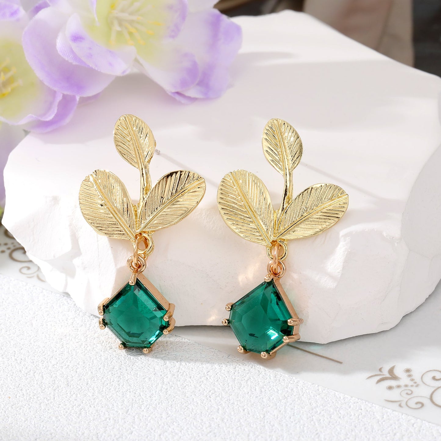 Women's Fashion Geometric Water Drop Alloy Earrings Inlaid Crystal Crystal Earrings