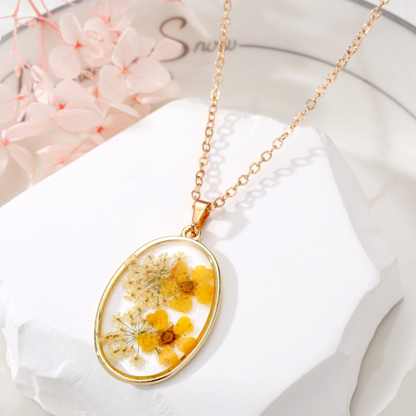 Casual Flower Alloy Resin Women'S Pendant Necklace 1 Piece