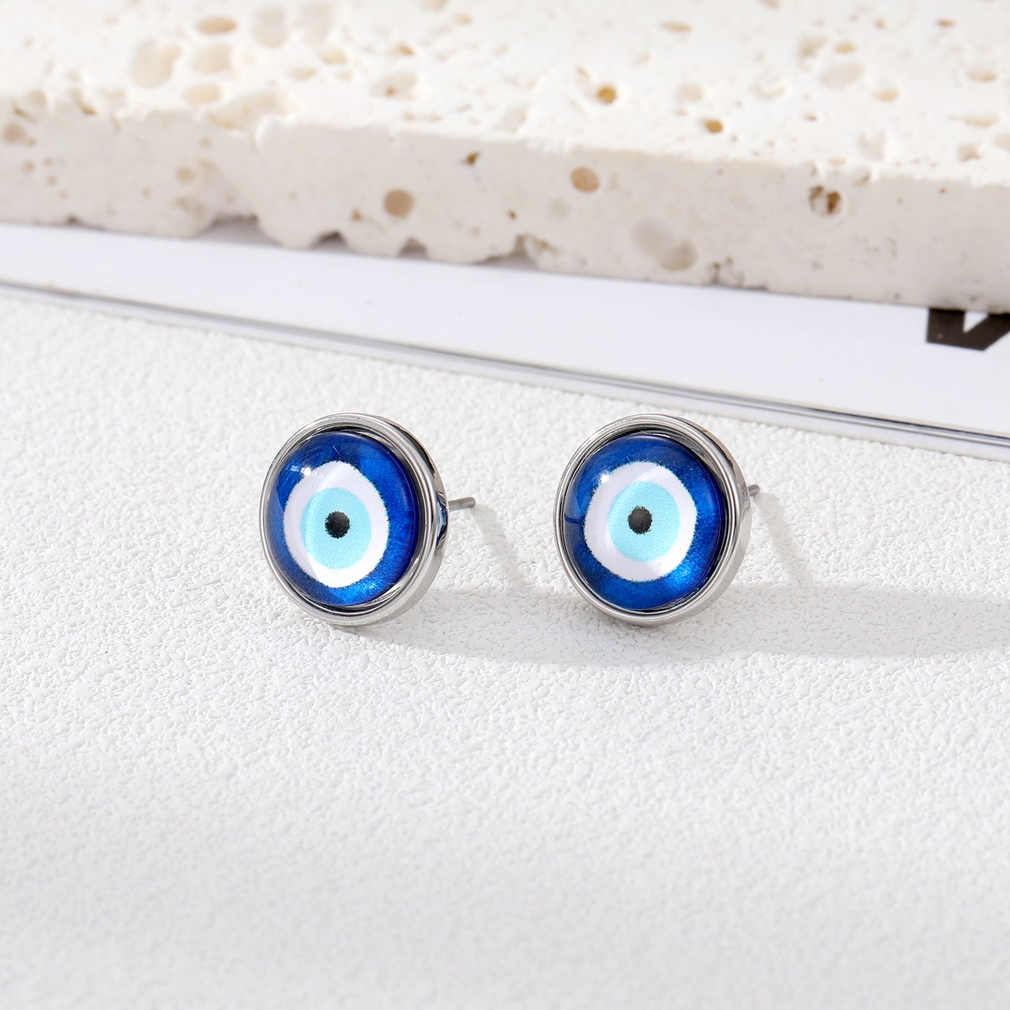 Fashion Eye Resin Women'S Ear Studs 1 Pair