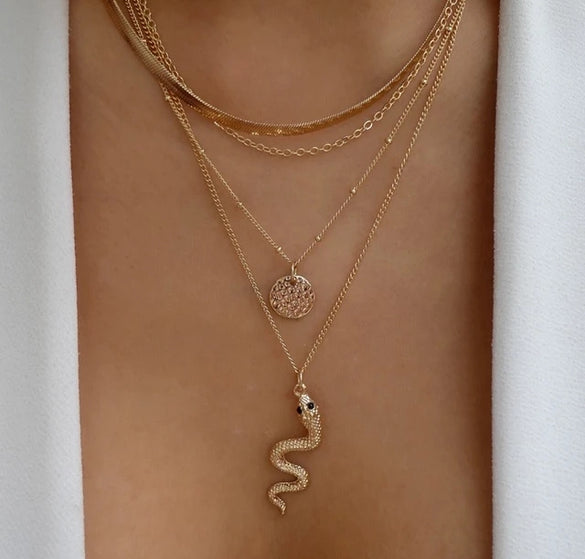 Fashion Letter Snake Alloy Rhinestones Women's Layered Necklaces Pendant Necklace 1 Piece