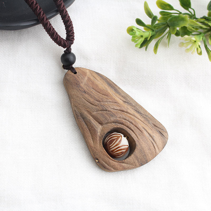 Simple Style Irregular Wood Handmade Women's Pendant Necklace 1 Piece