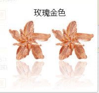 Simple Metallic Flower Three-dimensional Metal Petal Petal Earrings For Women Wholesales Yiwu De Moda Suppliers China