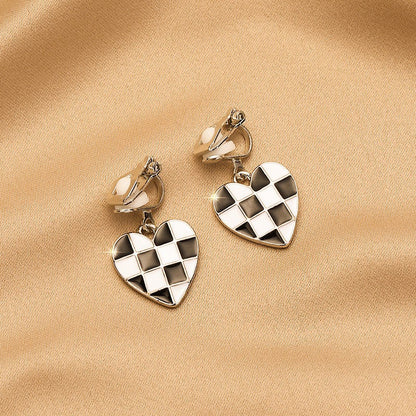 Retro Round Plaid Heart Shape Alloy Inlay Artificial Pearls Rhinestones Women's Ear Clips 1 Pair