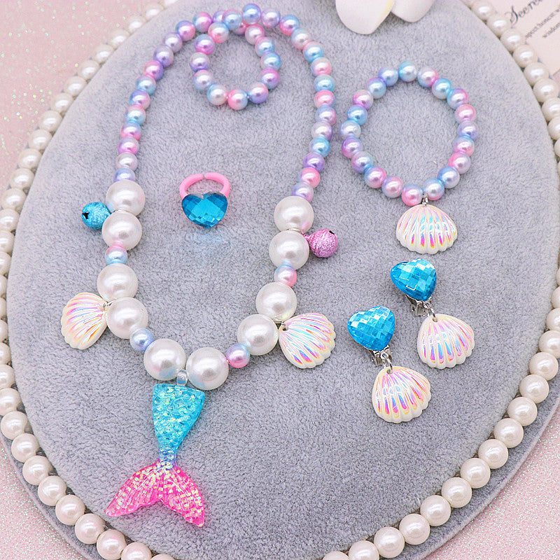 Fashion Fish Tail Resin Beaded Girl's Pendant Necklace 1 Set