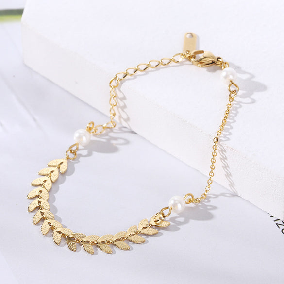 Simple Style Four Leaf Clover Heart Shape Daisy Titanium Steel Inlay Artificial Pearls Bracelets