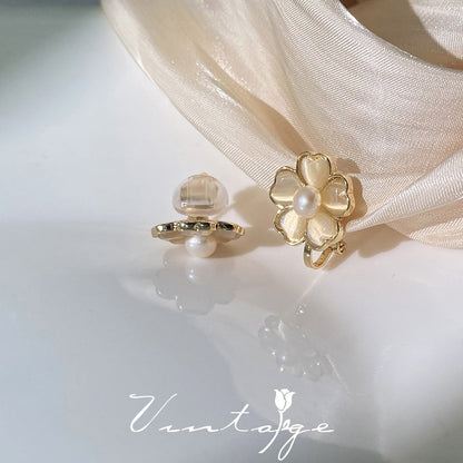 Retro Heart Shape Flower Alloy Plating Inlay Artificial Gemstones Pearl Women's Ear Clips 1 Pair