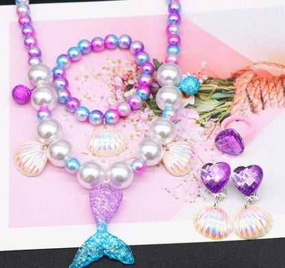 Fashion Fish Tail Resin Beaded Girl's Pendant Necklace 1 Set