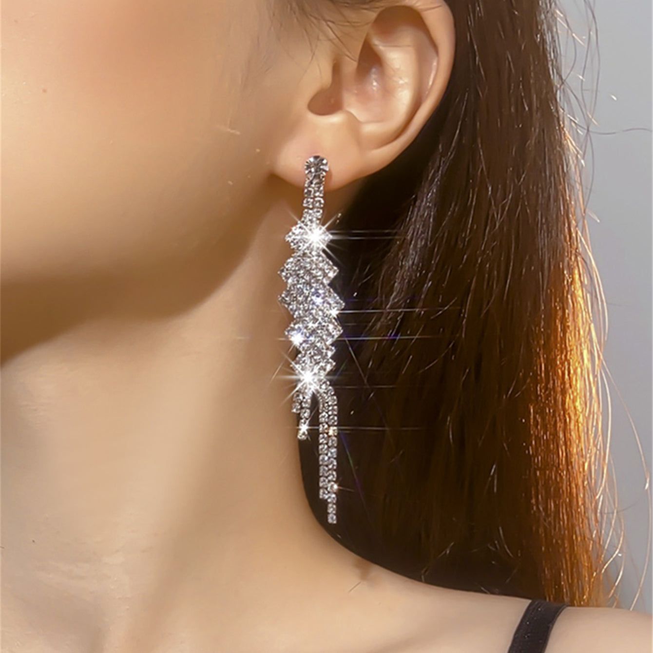 Luxurious Geometric Rhinestone Tassel Drop Earrings 1 Pair