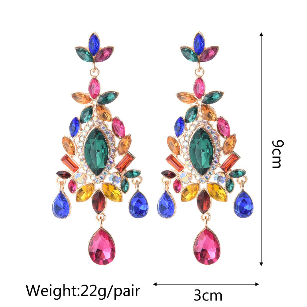 1 Pair Retro Flower Steel Needle Inlay Artificial Pearls Zircon Women'S Earrings