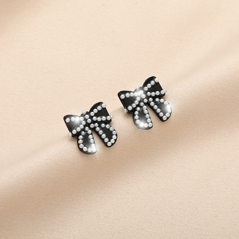 1 Pair Simple Style Triangle Square Flower Metal Plating Inlay Rhinestones Pearl Women's Earrings