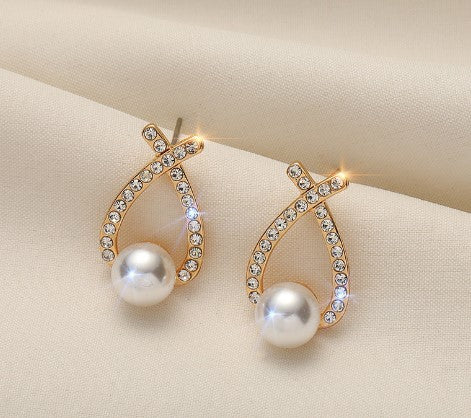 1 Pair Simple Style Triangle Square Flower Metal Plating Inlay Rhinestones Pearl Women's Earrings