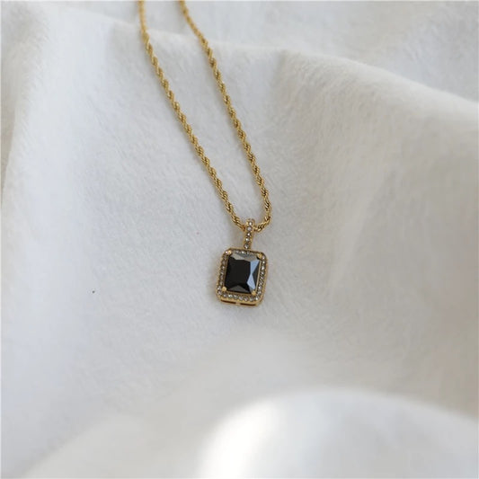 Simple Style Rectangle Copper Gold Plated Zircon Pendant Necklace In Bulk