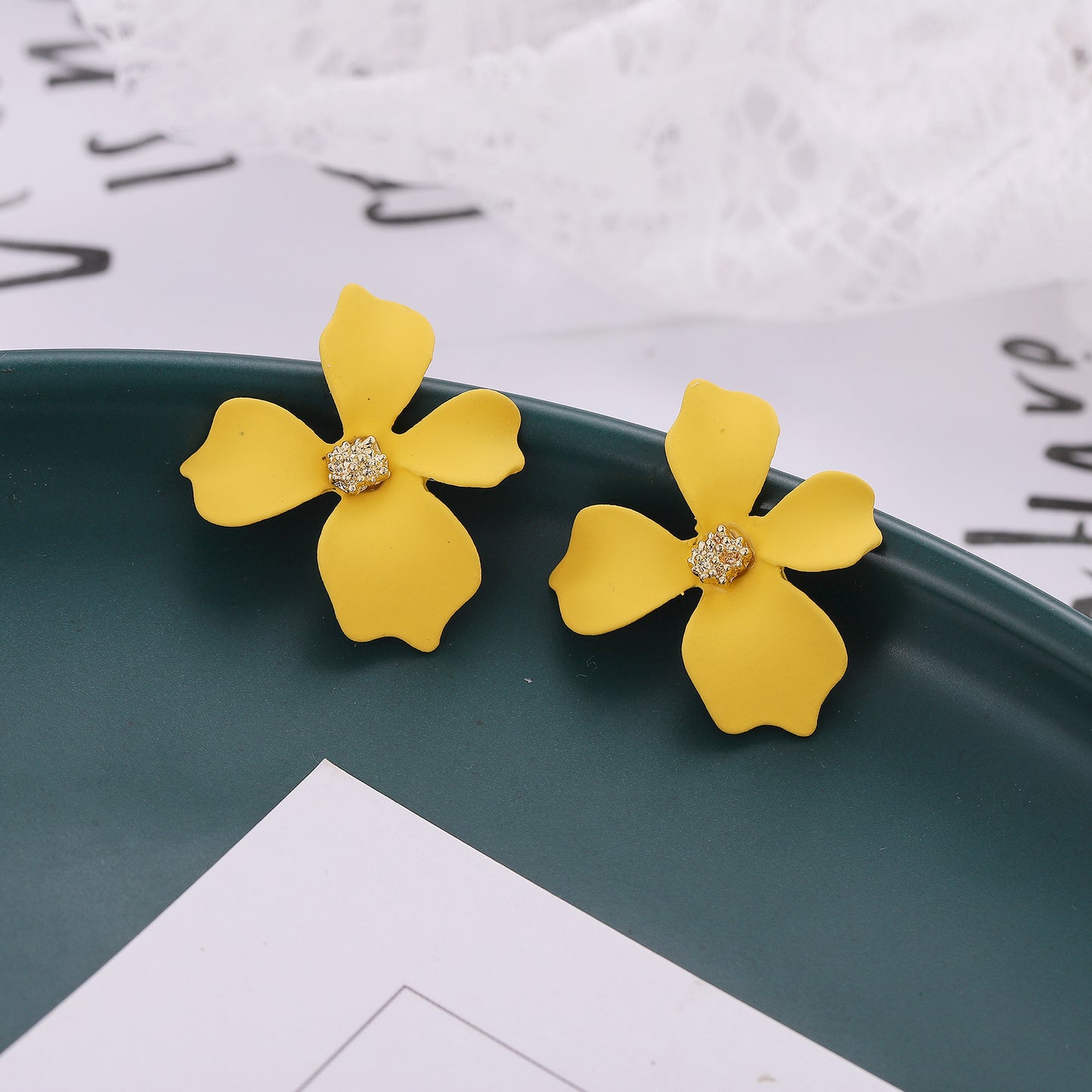 1 Pair Sweet Flower Enamel Alloy Ear Studs