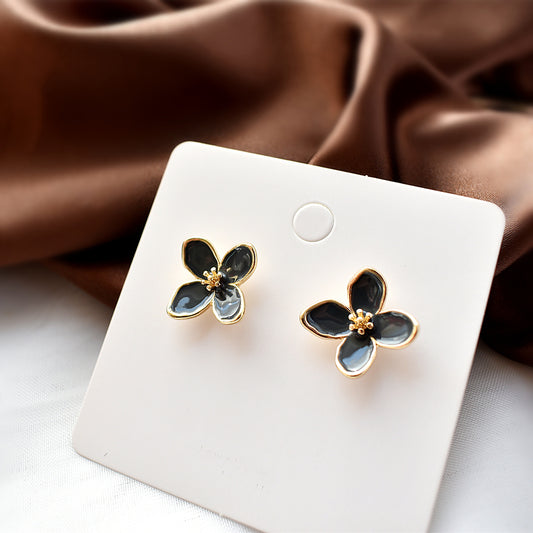 1 Pair Elegant Flower Alloy Gold Plated Women's Ear Studs