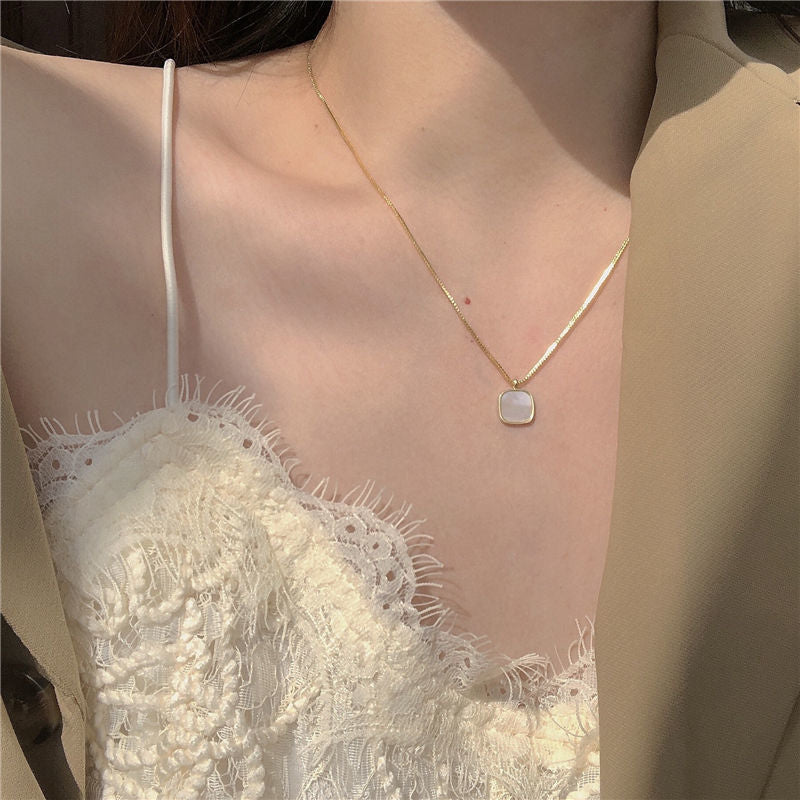 Simple Style Square Flower Bow Knot Alloy Inlay Artificial Pearls Rhinestones Women'S Necklace