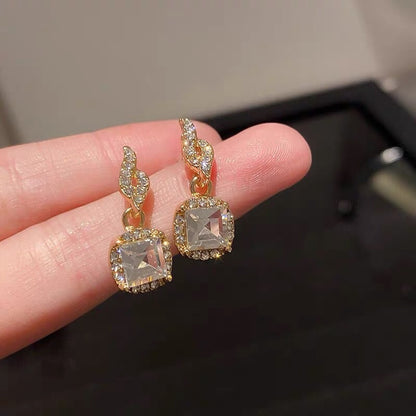 1 Pair Fashion Geometric Alloy Inlay Artificial Rhinestones Zircon Women'S Drop Earrings