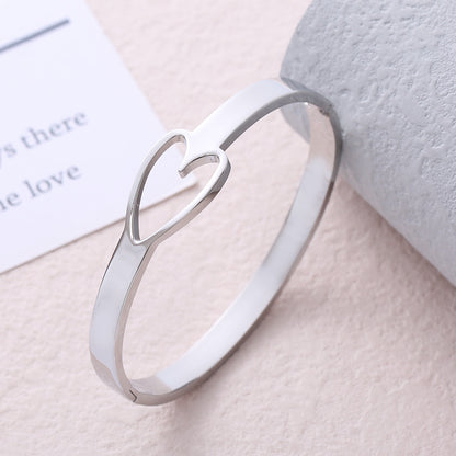 Wholesale Simple Style Heart Shape Stainless Steel 18k Gold Plated Bangle