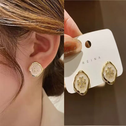 Simple Style Leaf Alloy Inlay Zircon Women's Earrings Ear Studs