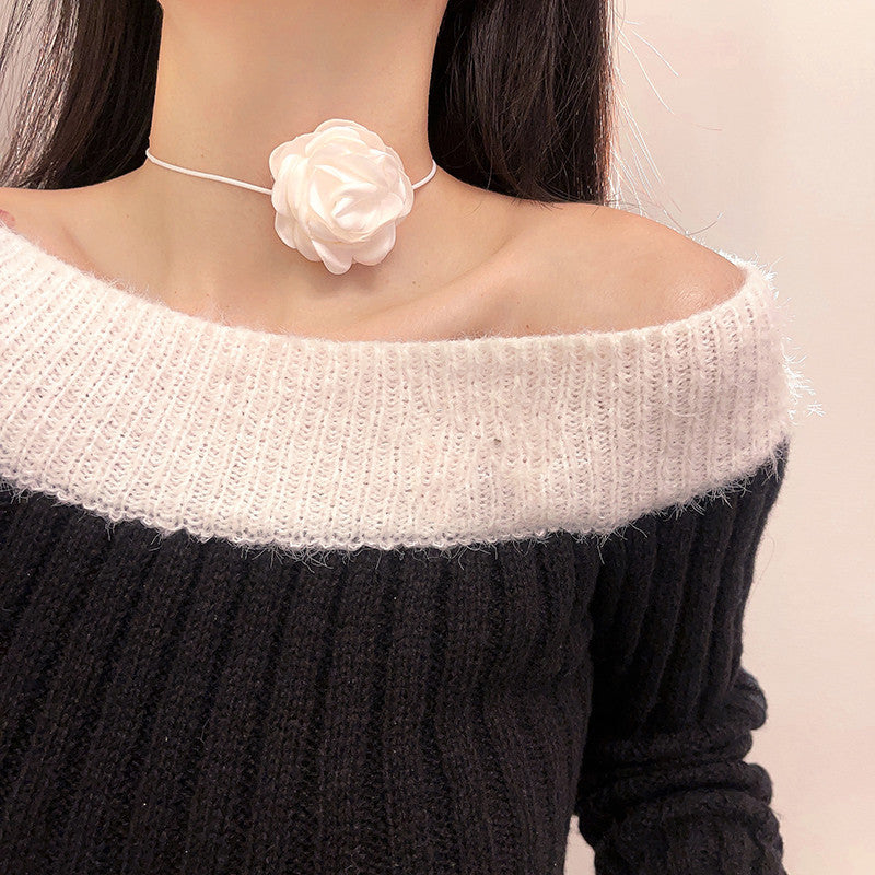 Retro Flower Alloy Women's Choker