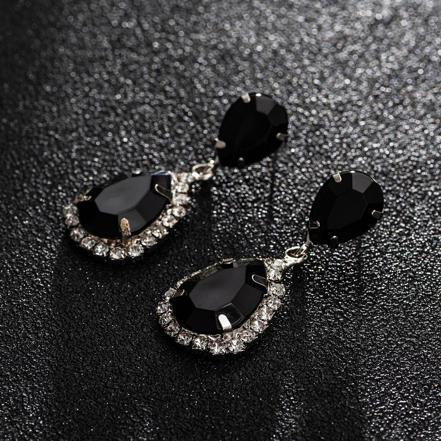 1 Pair Ins Style Shiny Water Droplets Inlay Artificial Crystal Rhinestone Crystal Rhinestones Drop Earrings