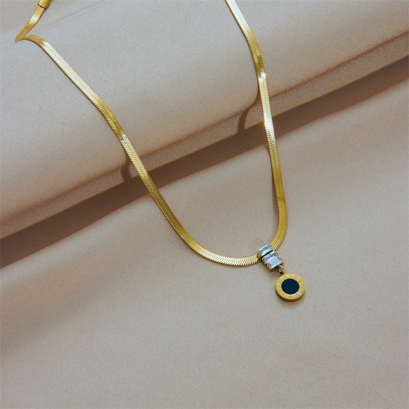Retro Round Titanium Steel Plating Inlay Artificial Rhinestones 18k Gold Plated Pendant Necklace