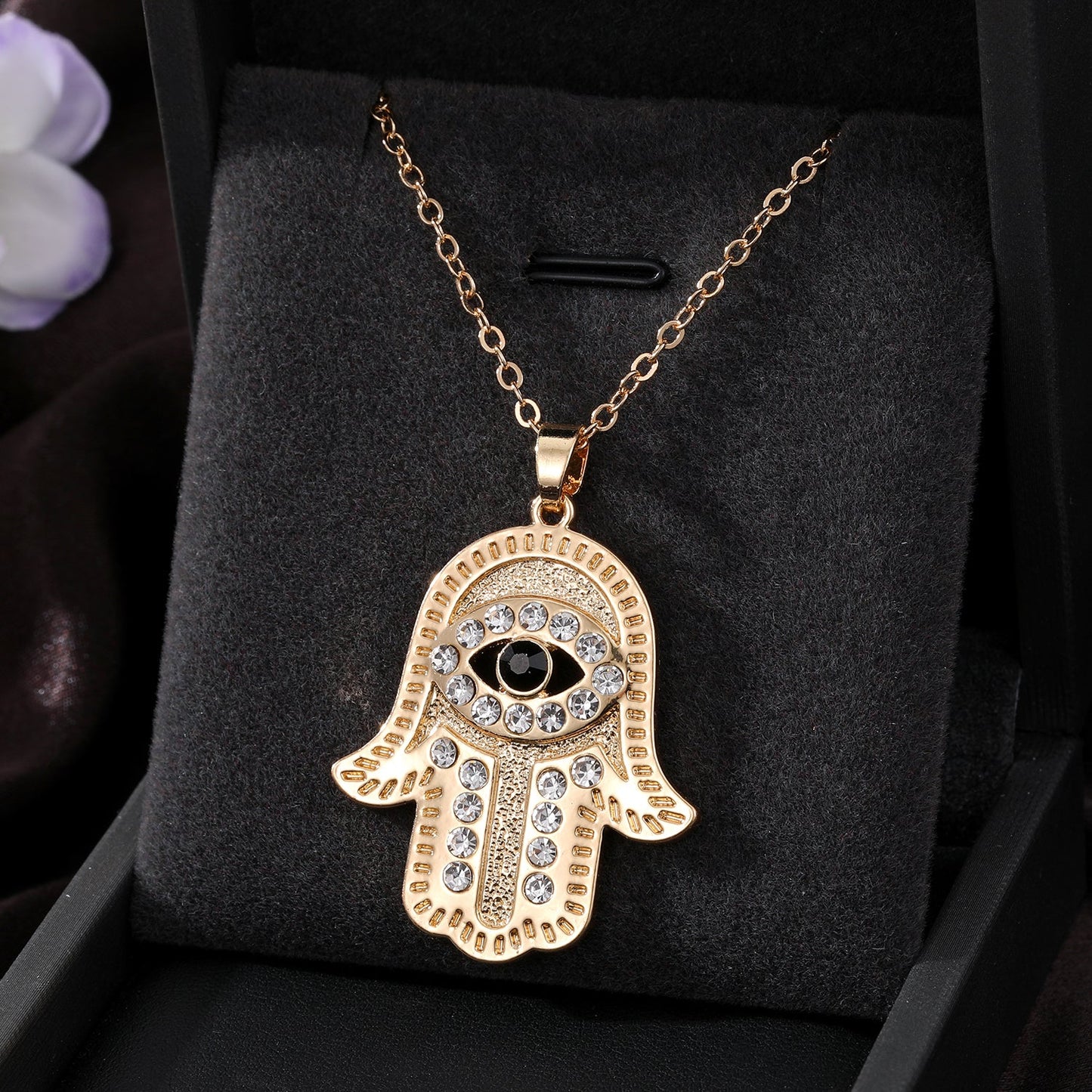 Casual Cool Style Devil's Eye Palm Heart Shape Alloy Hollow Out Inlay Rhinestones Women's Pendant Necklace