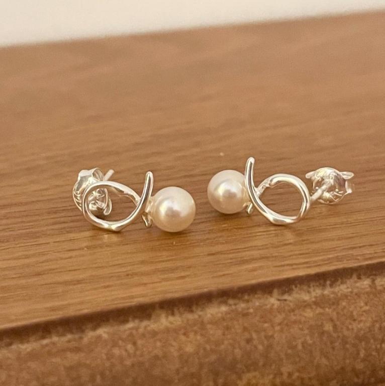 1 Pair Lady Water Droplets Baroque Pearls Sterling Silver Ear Studs