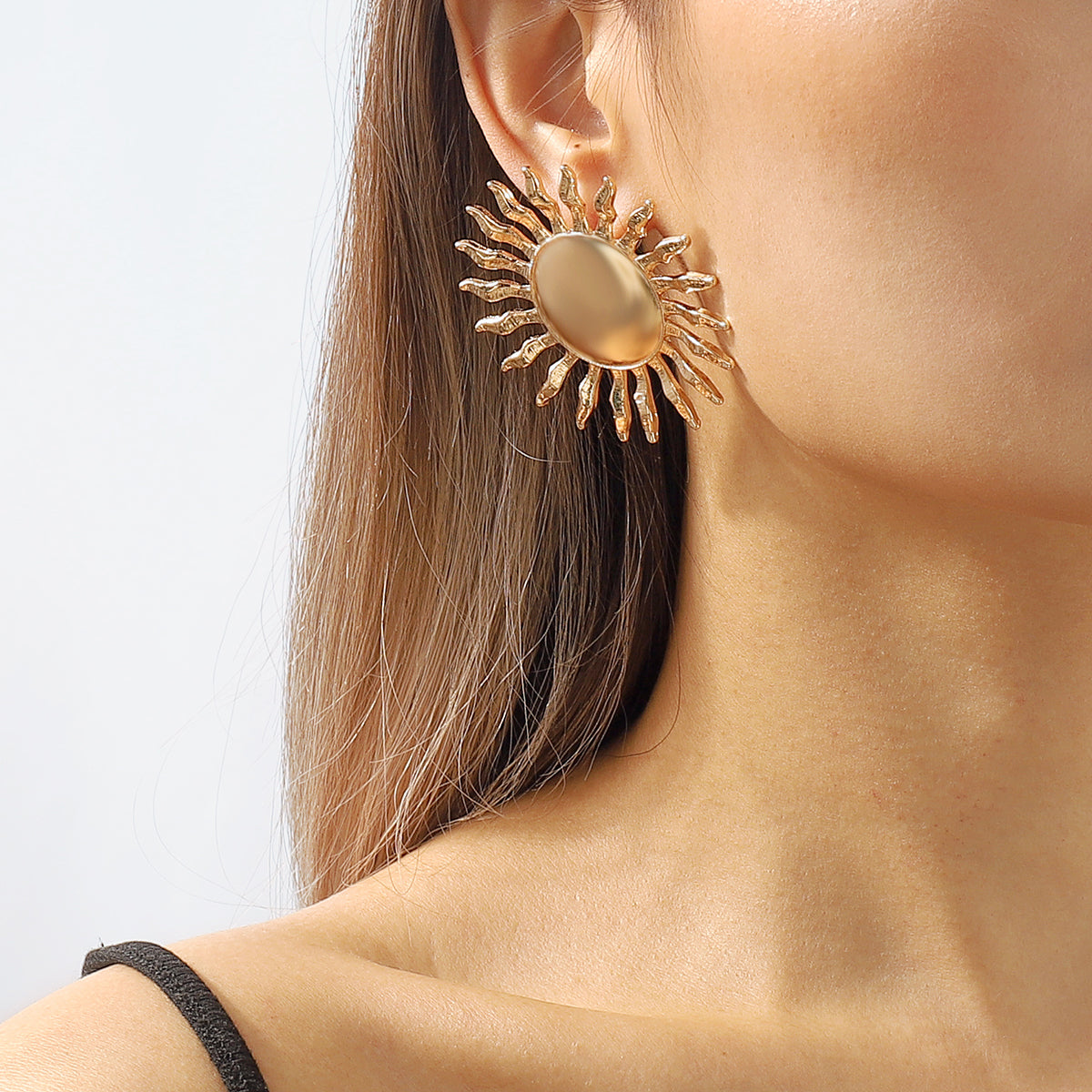 Elegant Retro Sun Iron Women's Ear Studs