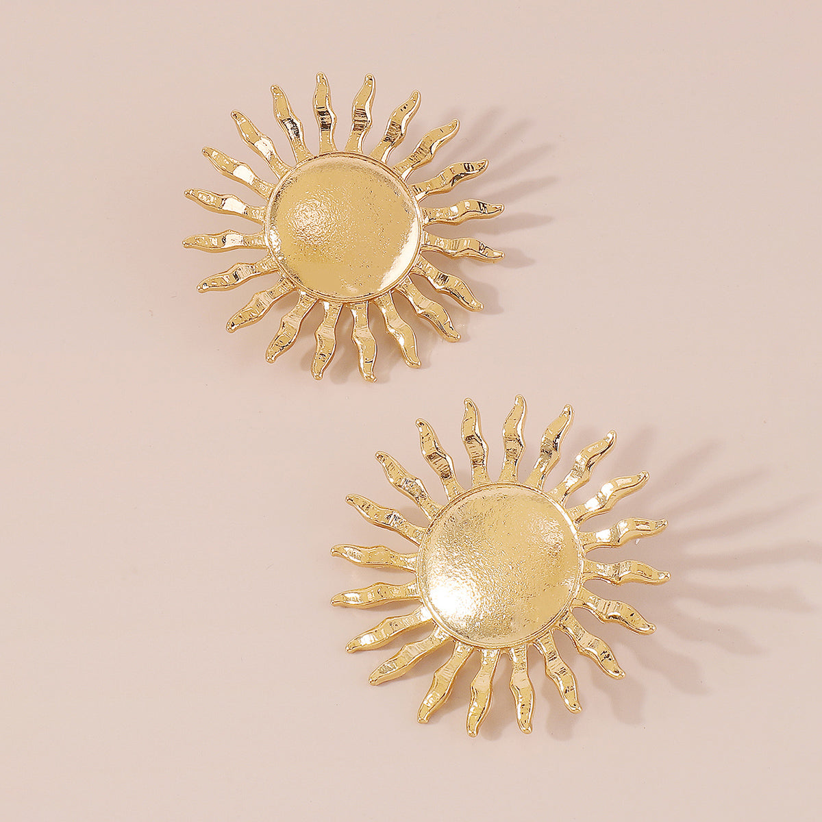 Elegant Retro Sun Iron Women's Ear Studs