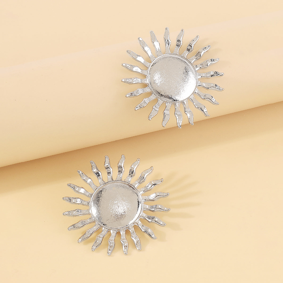 Elegant Retro Sun Iron Women's Ear Studs