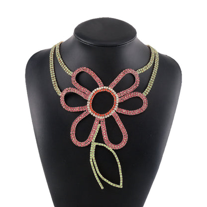 Vintage Style Exaggerated Streetwear Flower Daisy Alloy Rhinestone Women's Pendant Necklace Long Necklace