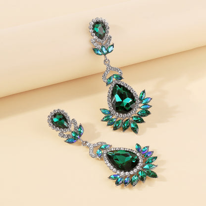 Elegant Vintage Style Shiny Geometric Alloy Inlay Rhinestones Women's Drop Earrings